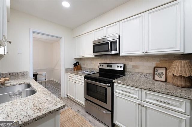 182 Triumph Drive NW, Atlanta, GA 30327