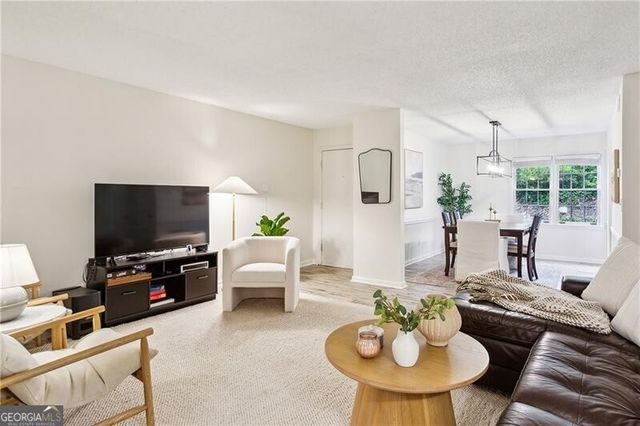 182 Triumph Drive NW, Atlanta, GA 30327