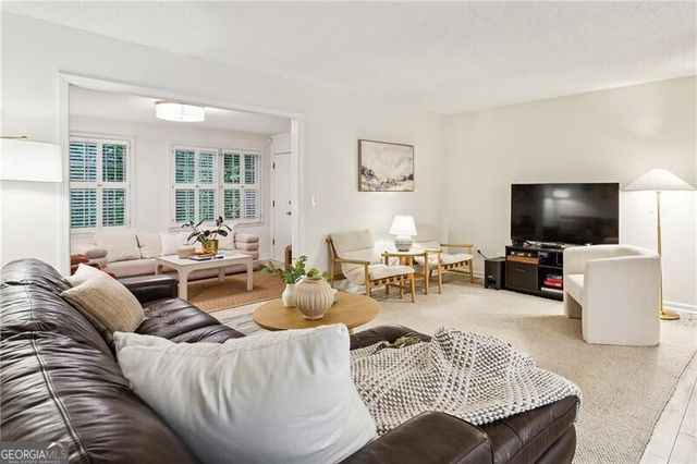 182 Triumph Drive NW, Atlanta, GA 30327