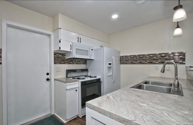 7226 WESTGLADE DR, San Antonio, TX 78227