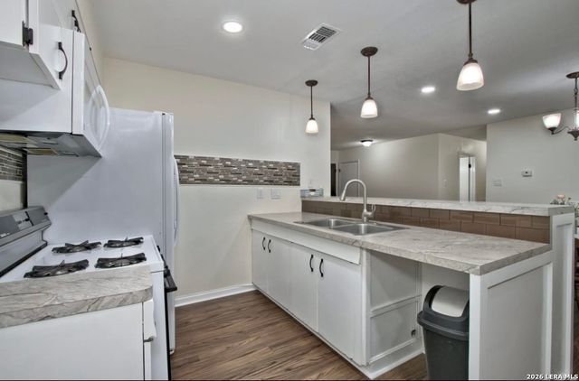 7226 WESTGLADE DR, San Antonio, TX 78227