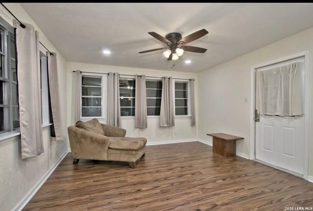 7226 WESTGLADE DR, San Antonio, TX 78227