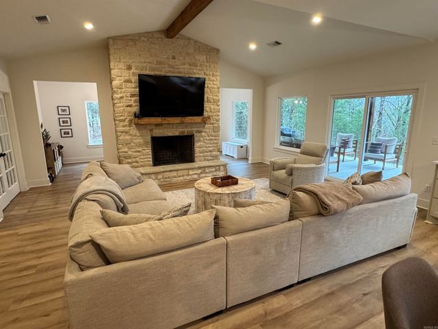 75 Summit Road, Conway, AR 72032