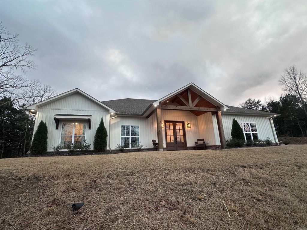 75 Summit Road, Conway, AR 72032
