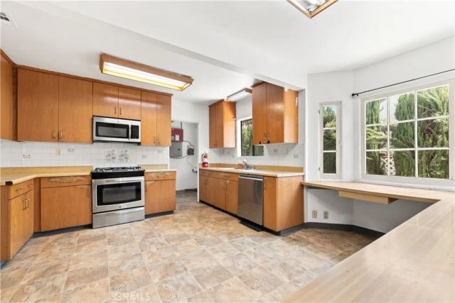 739 W Glenoaks, Glendale, CA 91202