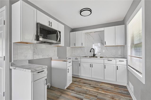 4538 Jackson Avenue, Kansas City, MO 64130