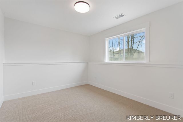 11782 Everett Avenue, Allendale, MI 49401