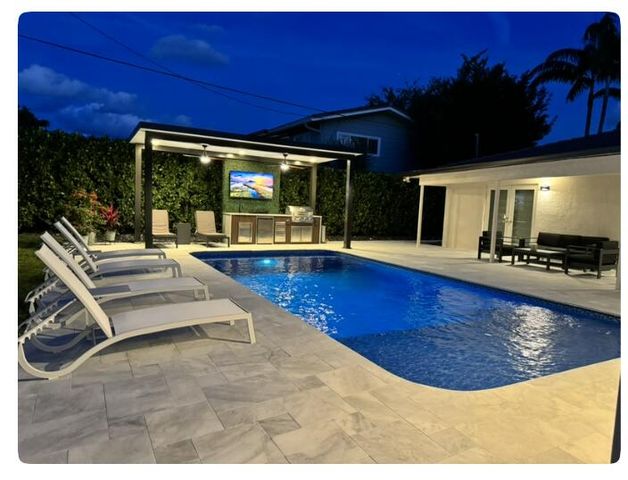 1 Tam O Shanter Lane, Boca Raton, FL 33431