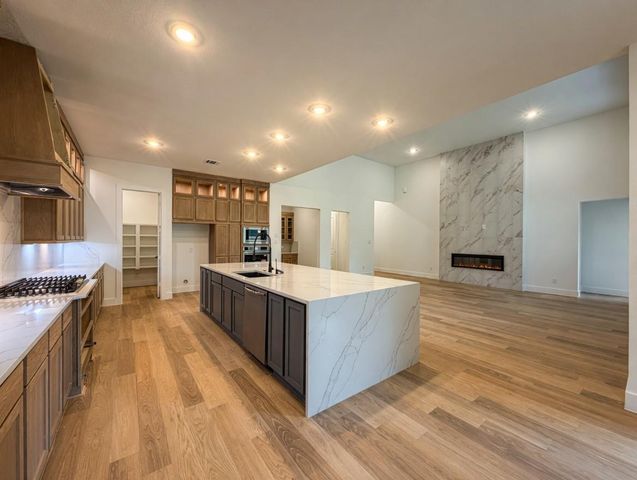 2501 Barton Creek Trail, Friendswood, TX 77546