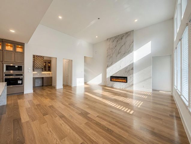 2501 Barton Creek Trail, Friendswood, TX 77546