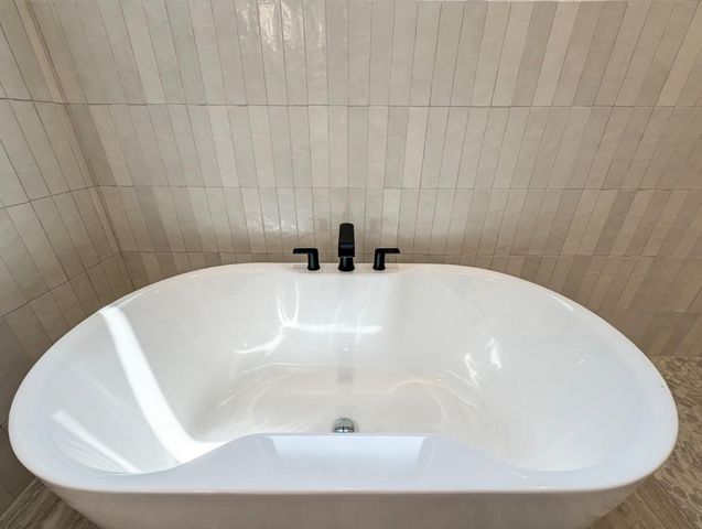 2501 Barton Creek Trail, Friendswood, TX 77546