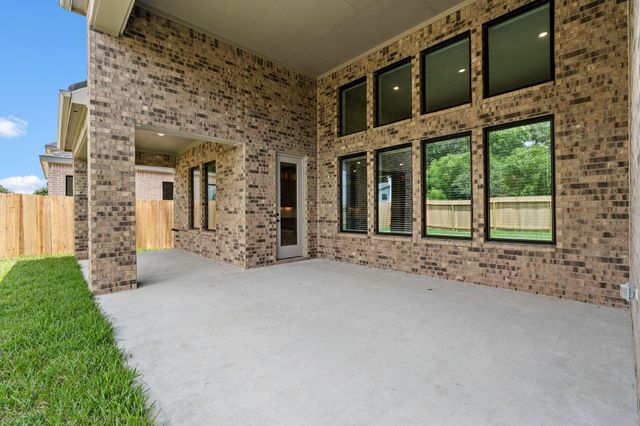 2501 Barton Creek Trail, Friendswood, TX 77546