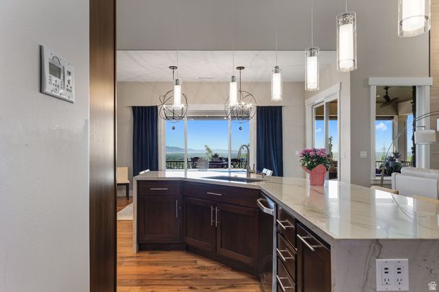 1684 ISLAND VIEW CT, Fruit Heights, UT 84037