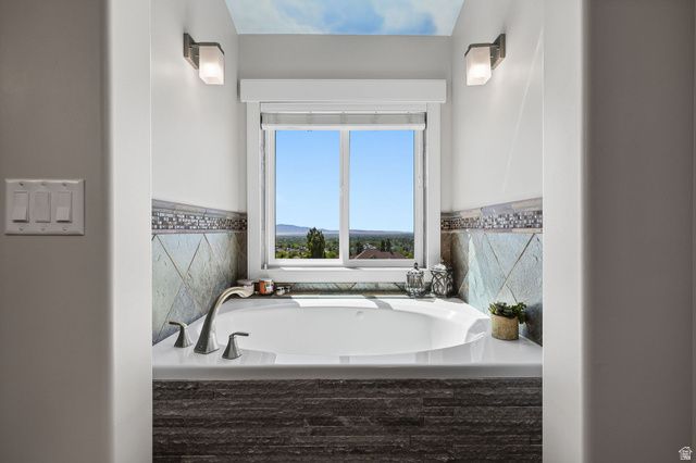 1684 ISLAND VIEW CT, Fruit Heights, UT 84037