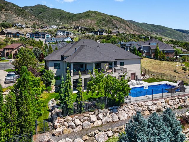 1684 ISLAND VIEW CT, Fruit Heights, UT 84037