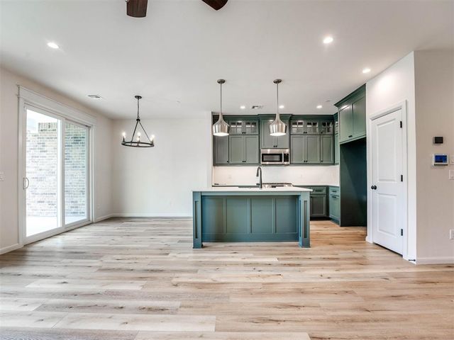 628 Harbor Town Drive, Edmond, OK 73034