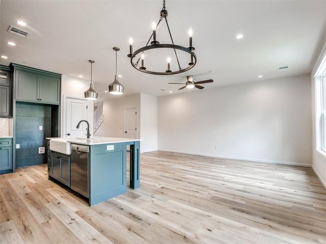 628 Harbor Town Drive, Edmond, OK 73034