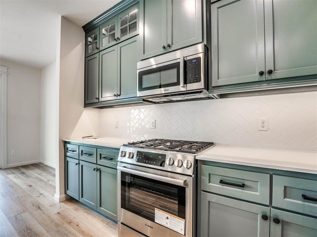 628 Harbor Town Drive, Edmond, OK 73034