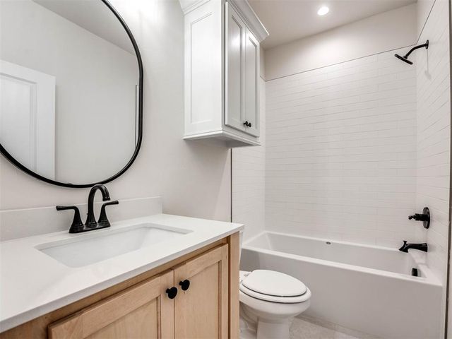 628 Harbor Town Drive, Edmond, OK 73034