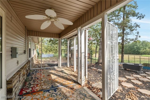 690 Reaves Avenue, Pocola, OK 74902