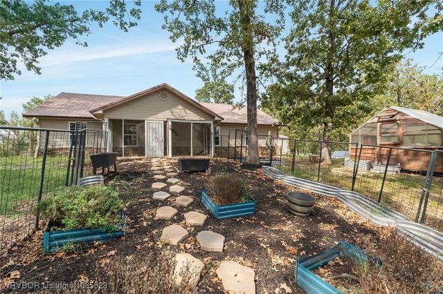 690 Reaves Avenue, Pocola, OK 74902