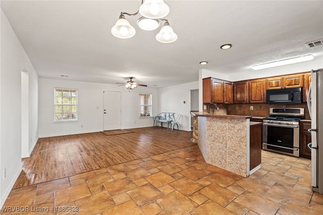 690 Reaves Avenue, Pocola, OK 74902