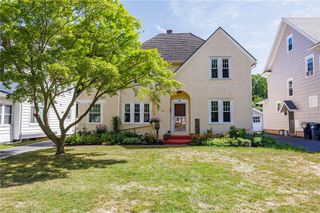 233 Chestnut Hill Drive, Irondequoit, NY 14617