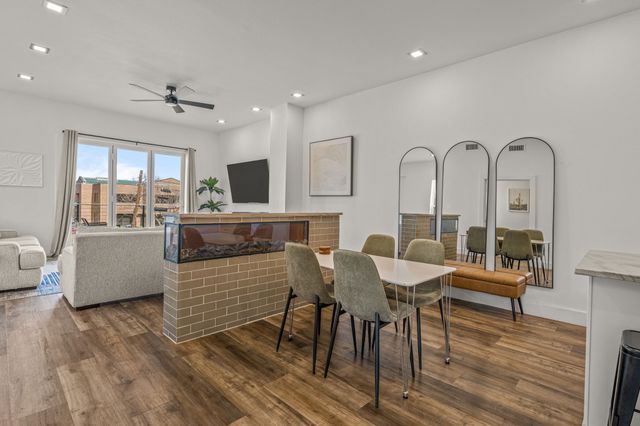 500 W Sanford Street, Arlington, TX 76011