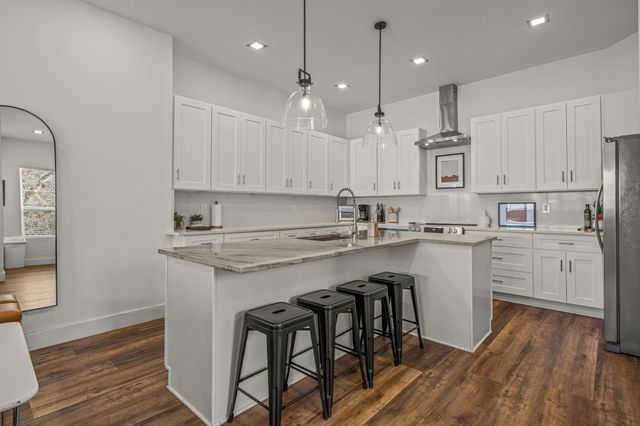 500 W Sanford Street, Arlington, TX 76011