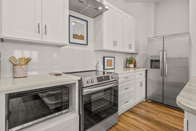 500 W Sanford Street, Arlington, TX 76011