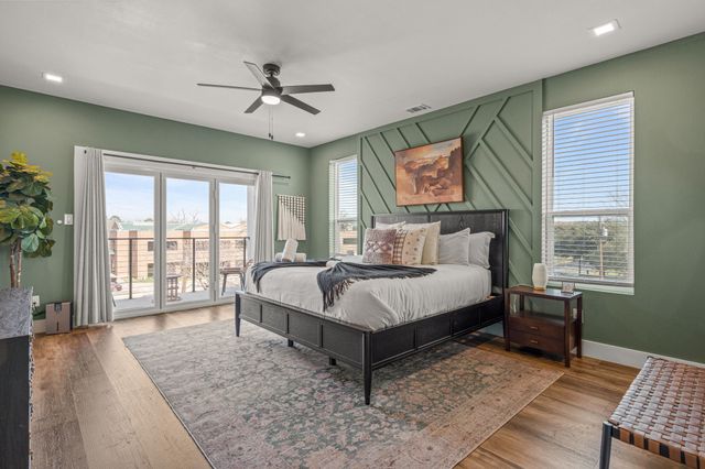 500 W Sanford Street, Arlington, TX 76011