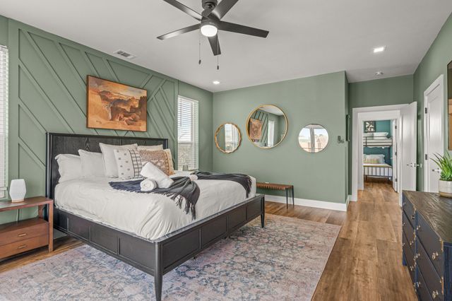 500 W Sanford Street, Arlington, TX 76011