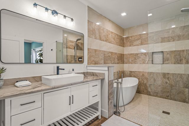 500 W Sanford Street, Arlington, TX 76011