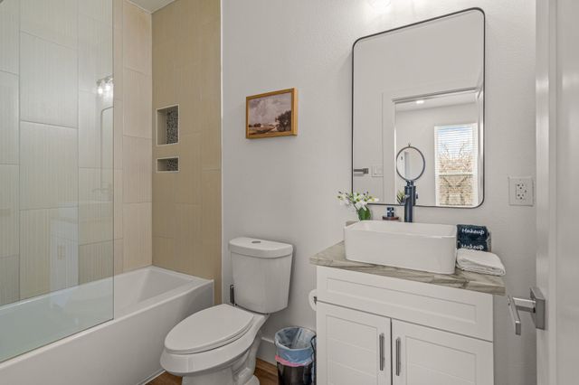 500 W Sanford Street, Arlington, TX 76011