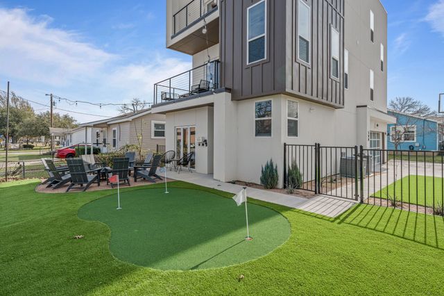 500 W Sanford Street, Arlington, TX 76011