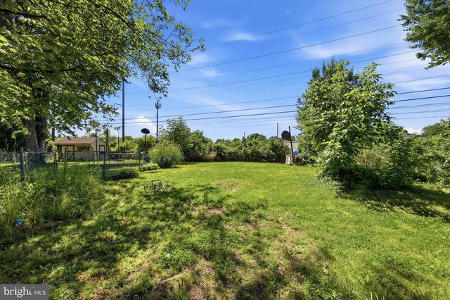 264 MAPLE AVE, Morton, PA 19070