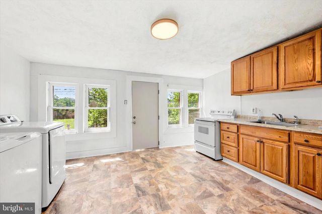 264 MAPLE AVE, Morton, PA 19070