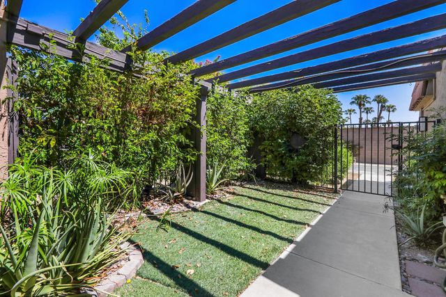49151 Washington Street, La Quinta, CA 92253