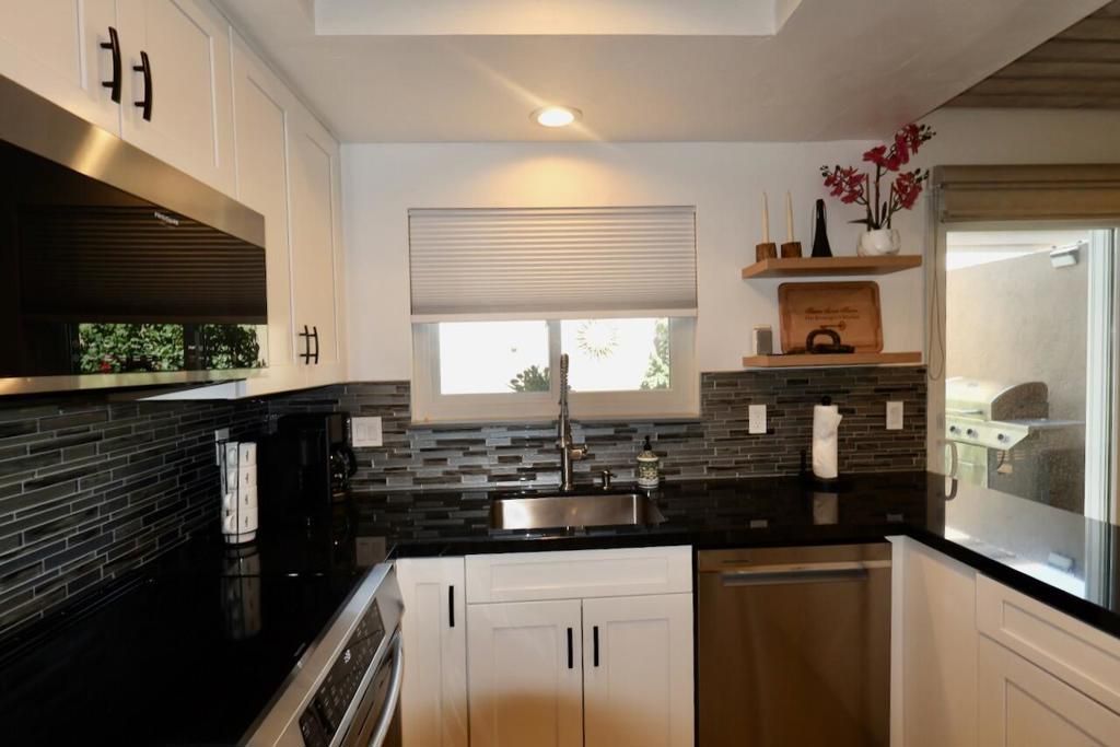 Image 16 of property listing at 49151 Washington Street, La Quinta, CA 92253