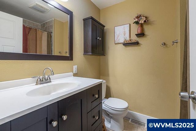 4890 Coloma SE Dr, Salem, OR 97302