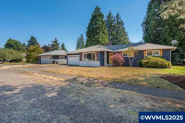 4890 Coloma SE Dr, Salem, OR 97302
