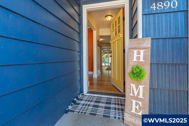 4890 Coloma SE Dr, Salem, OR 97302