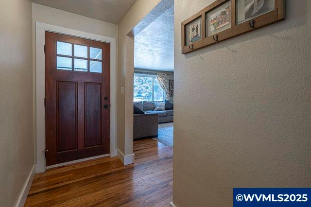 4890 Coloma SE Dr, Salem, OR 97302