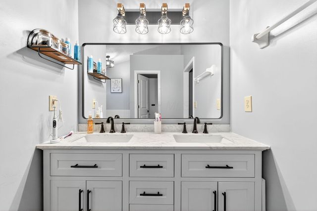 837 Wallace Drive, Delaware, OH 43015