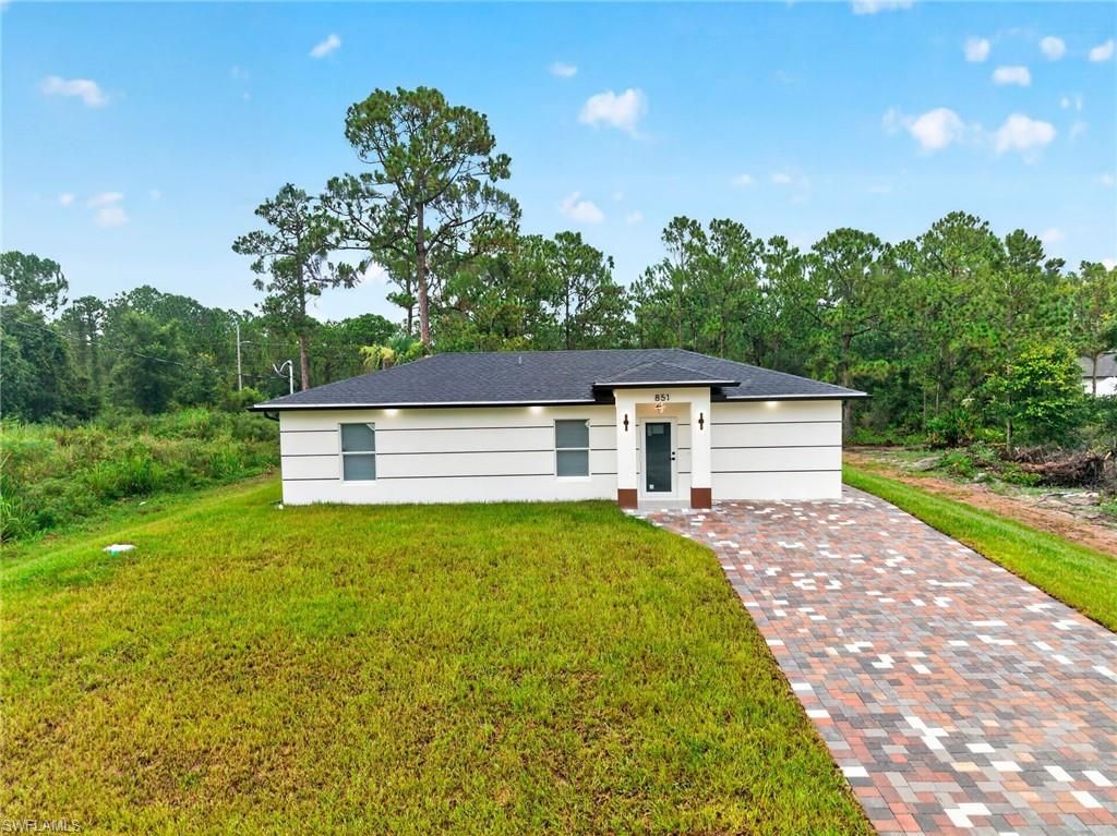 851 Calumet ST E, LEHIGH ACRES, FL 33974 — photo 2
