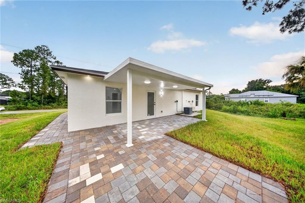 851 Calumet ST E, LEHIGH ACRES, FL 33974 — photo 3