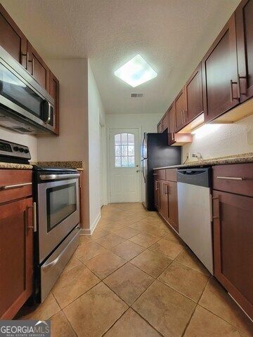 4063 Coopers Hill Drive SE, Smyrna, GA 30080