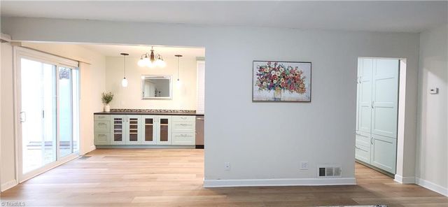 127 Lamplighter Circle, Winston-salem, NC 27104