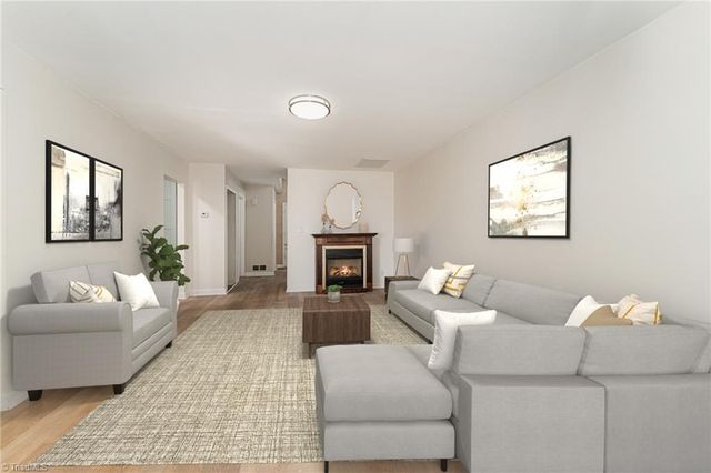 127 Lamplighter Circle, Winston-salem, NC 27104