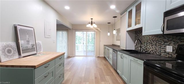 127 Lamplighter Circle, Winston-salem, NC 27104